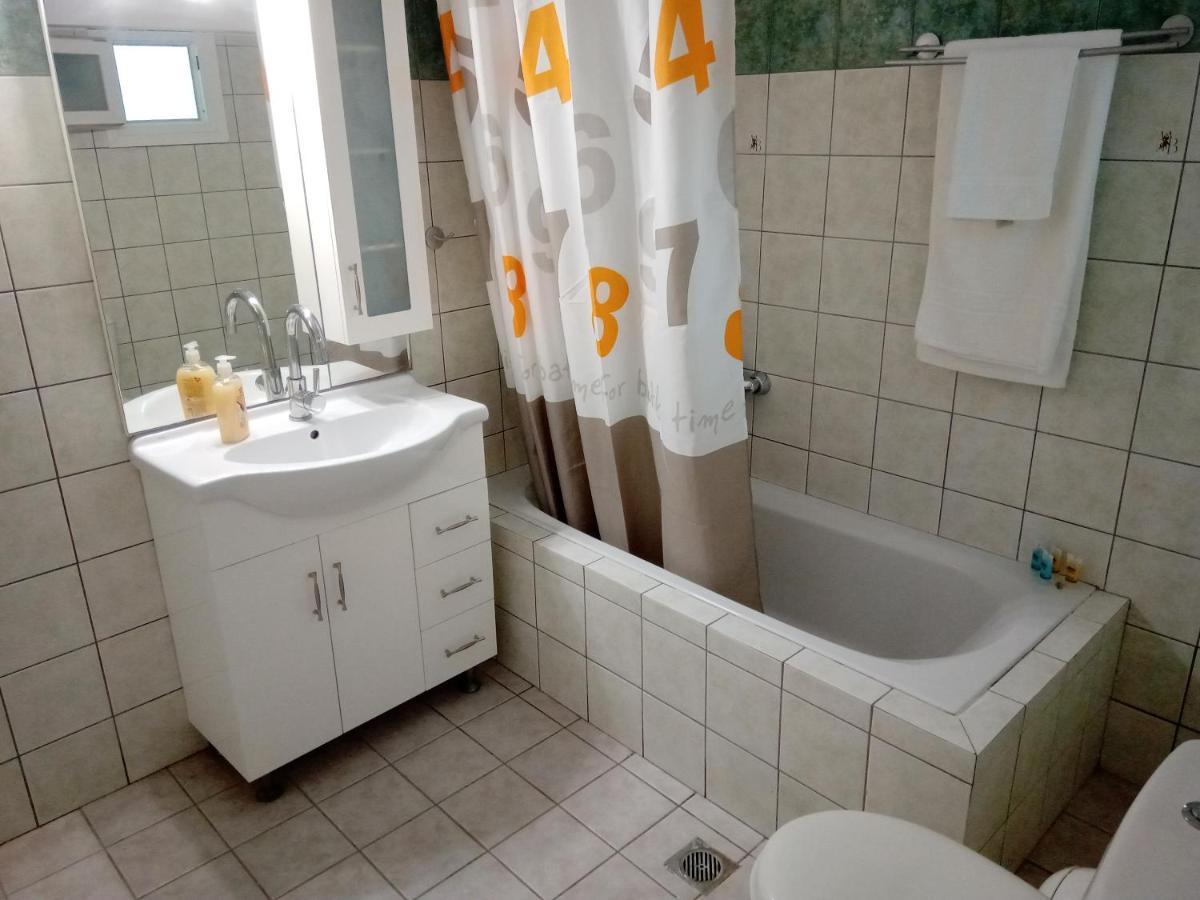 Panagos Quiet Hidden Apartments อาร์กอสโตลี ภายนอก รูปภาพ